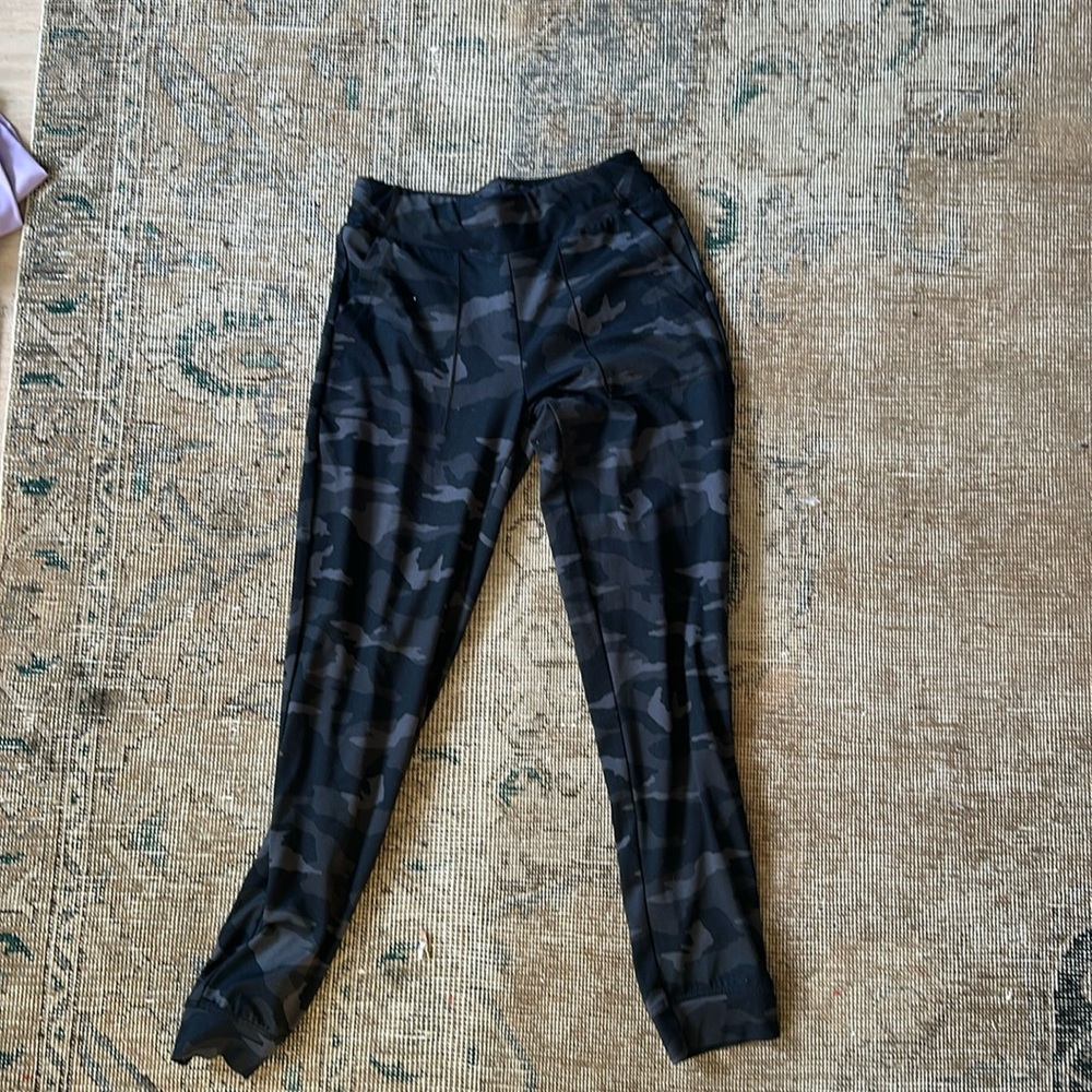 Athleta girls powertiva jogger XL/14